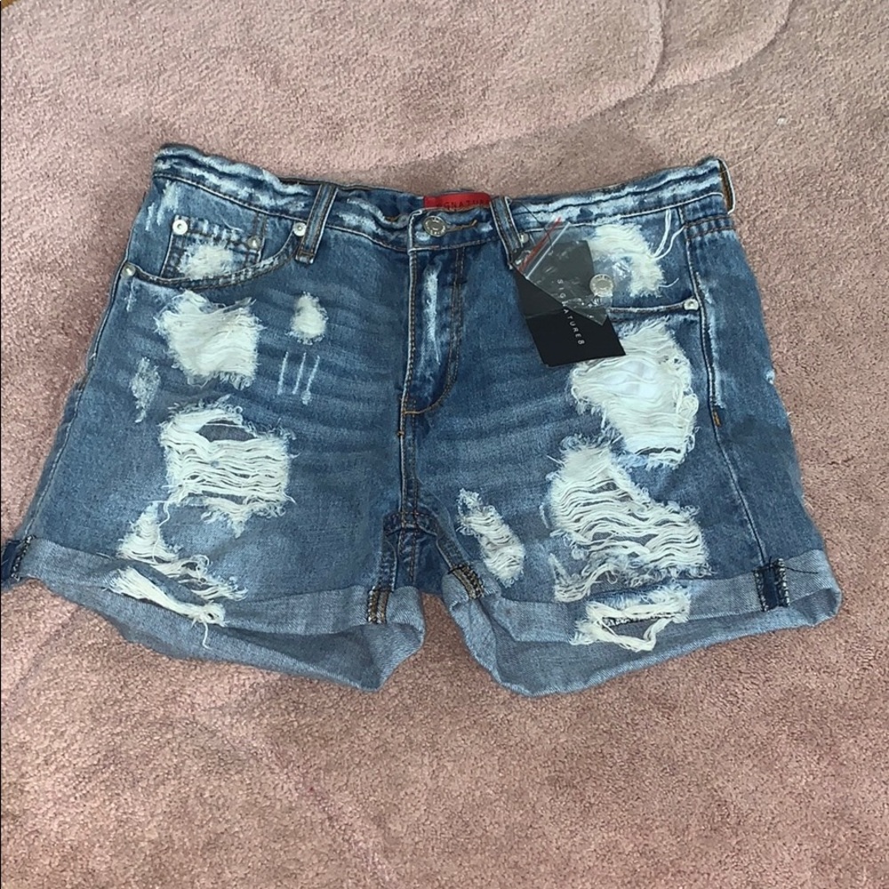 Signature 8 Denim Shorts